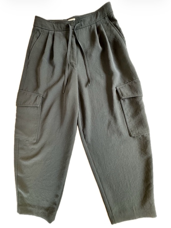 Aritzia Pants - Wilfred Aritzia Shift Cargo Pant Relaxed barrel-leg crepe cargo pants in Black 8